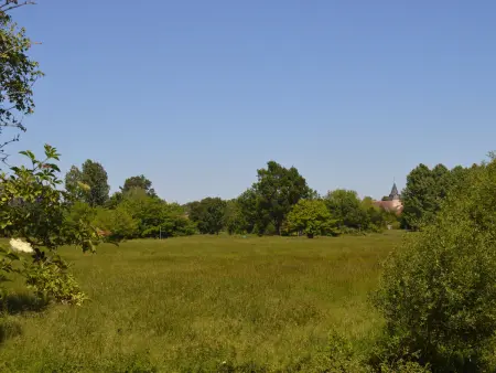 Gîte rénové en Berry avec terrasse et jardin à Saint-Maur : photo 12