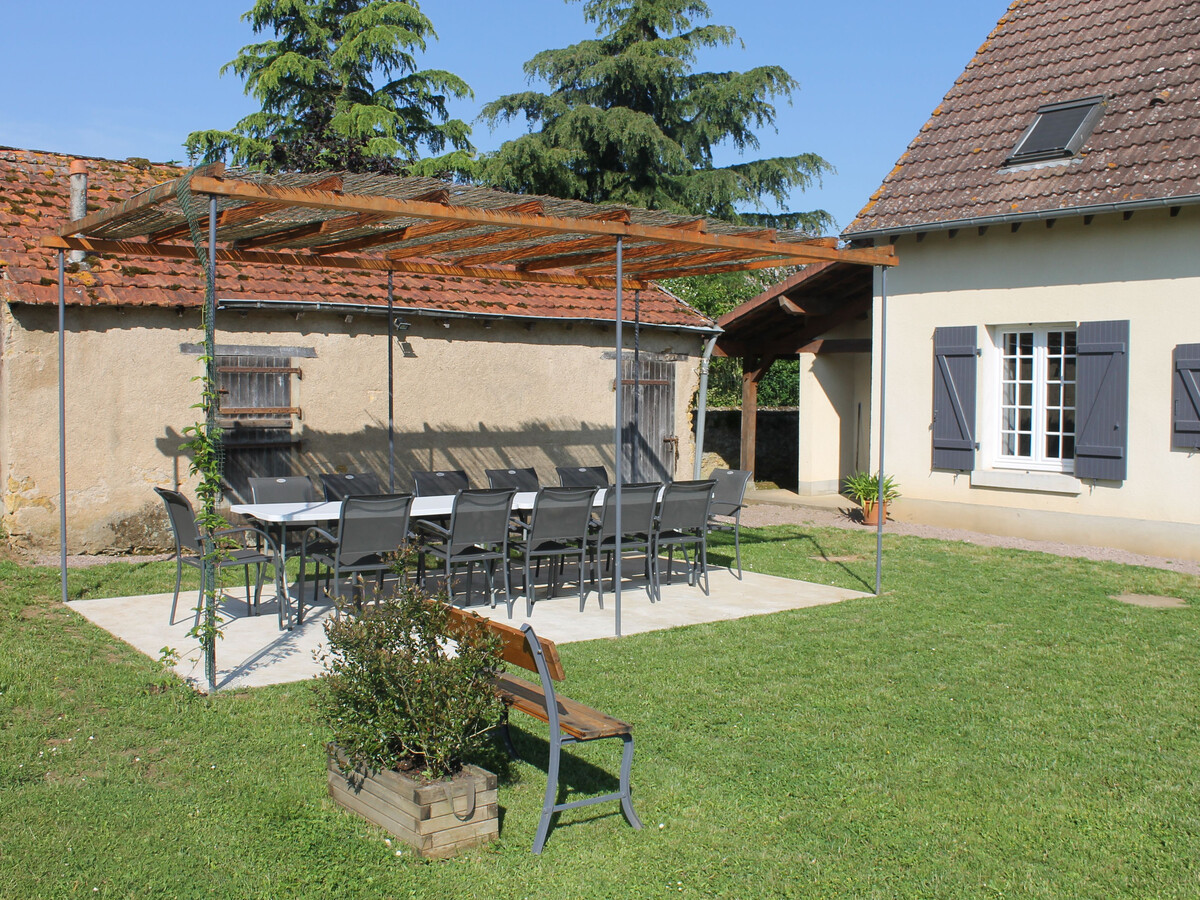 Le Tilleul : gîte 12 pers. à Sarzay, 2000 m² de nature - Photo 2