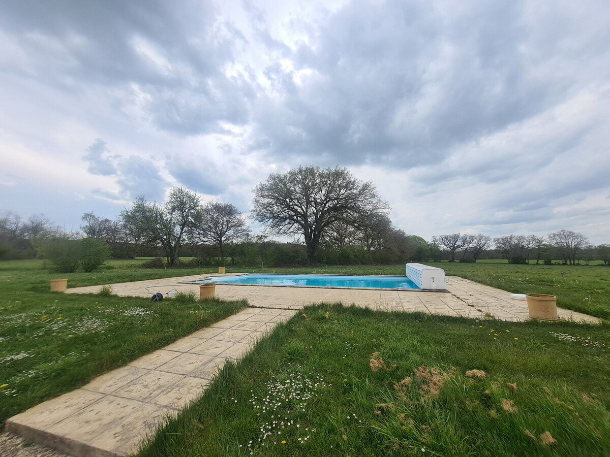 Gîte 6 personnes avec piscine partagée en Brenne - Photo 4