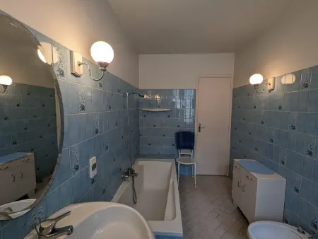 Gîte spacieux 5 pers. avec cour, garage et cheminée - Photo 15