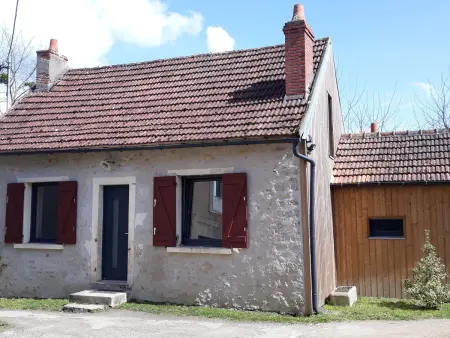 Location gite à Le Menoux, Maison avec jardin, piscine chauffée et baignade à proximité - Le Menoux