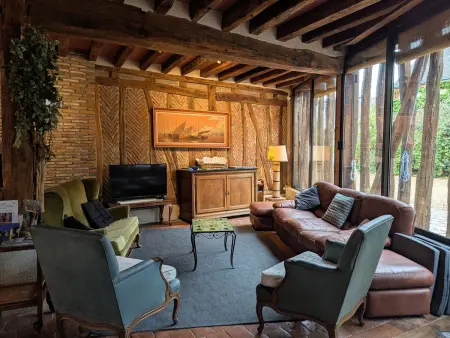 Gîte de charme 6 pers. à Bellegarde, cour et jardin : photo 2