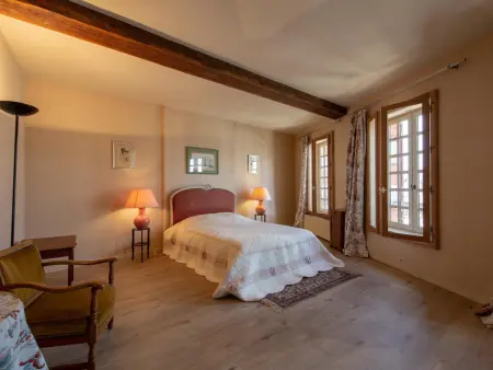 Gîte de charme 6 pers. à Bellegarde, cour et jardin : photo 4