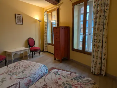 Gîte de charme 6 pers. à Bellegarde, cour et jardin : photo 14