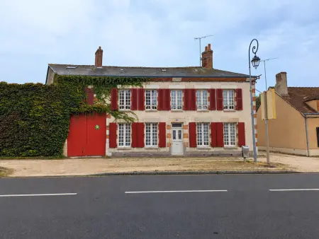 Gîte de charme 6 pers. à Bellegarde, cour et jardin : photo 22