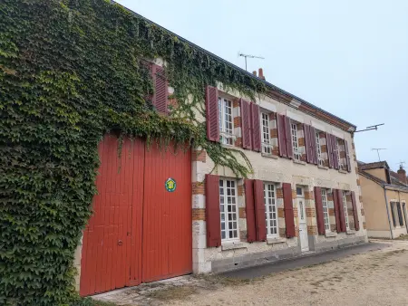 Gîte de charme 6 pers. à Bellegarde, cour et jardin : photo 24