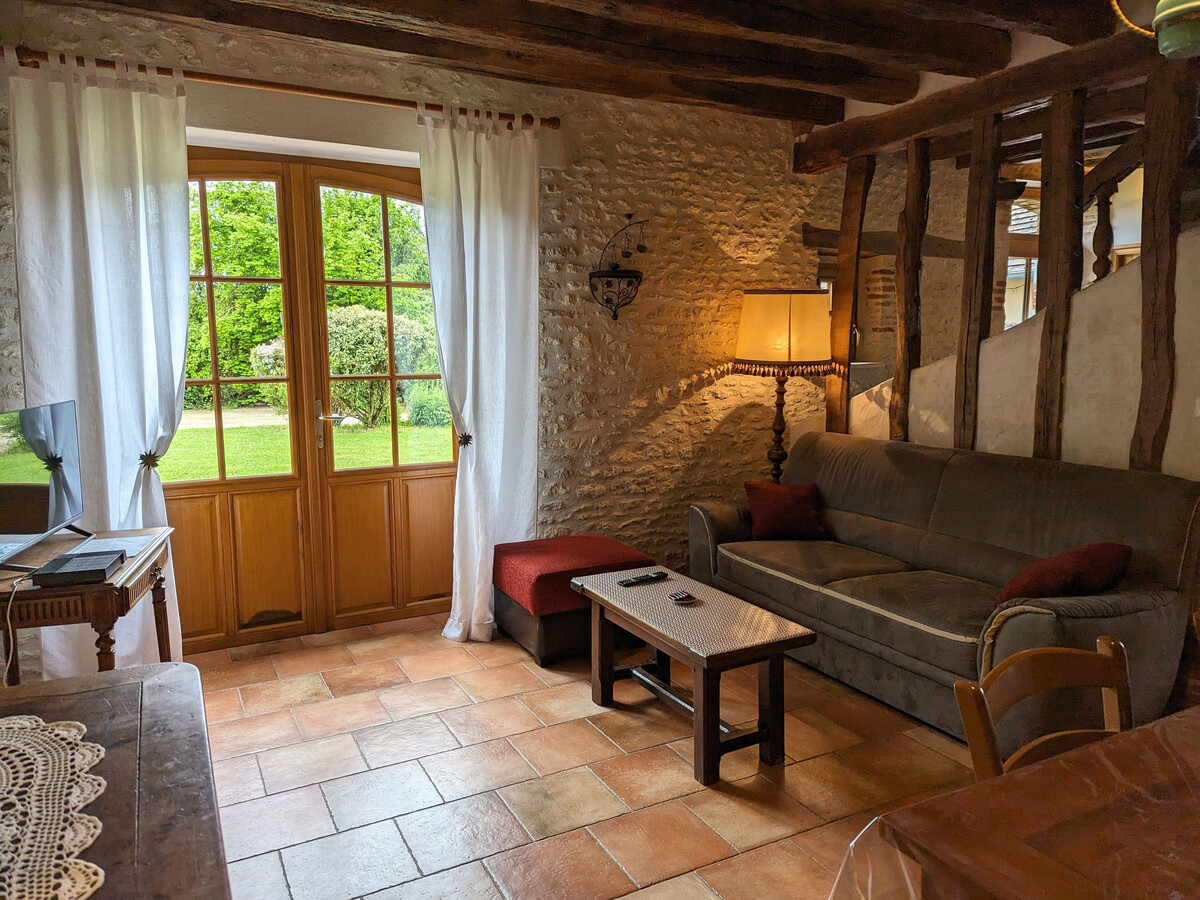 Gîte XVIIe siècle avec terrasse et ping-pong à Lorcy - Photo 4