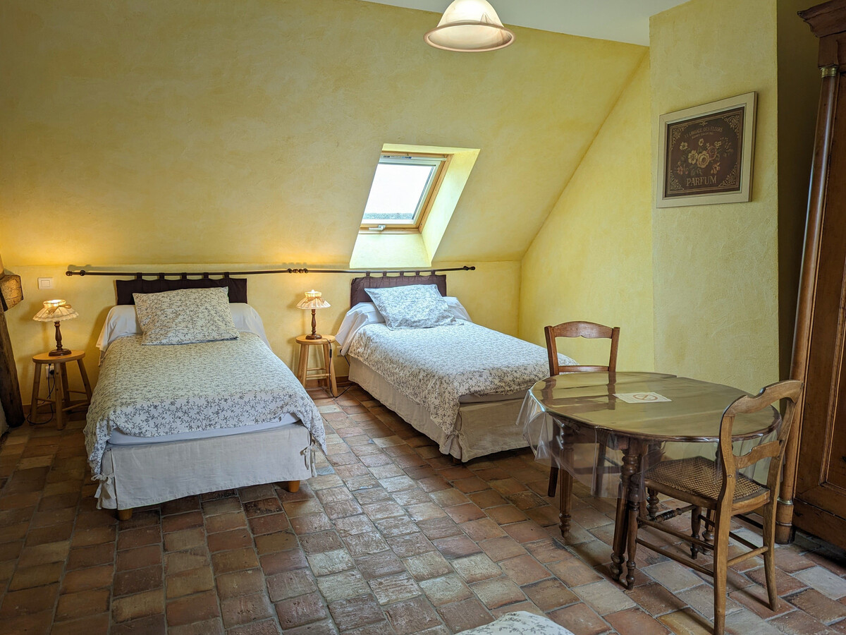 Gîte XVIIe siècle avec terrasse et ping-pong à Lorcy - Photo 9