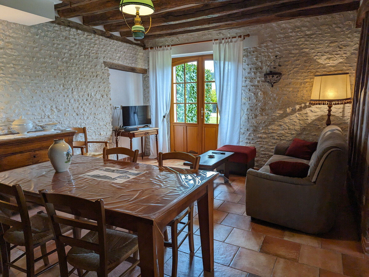 Gîte XVIIe siècle avec terrasse et ping-pong à Lorcy - Photo 14