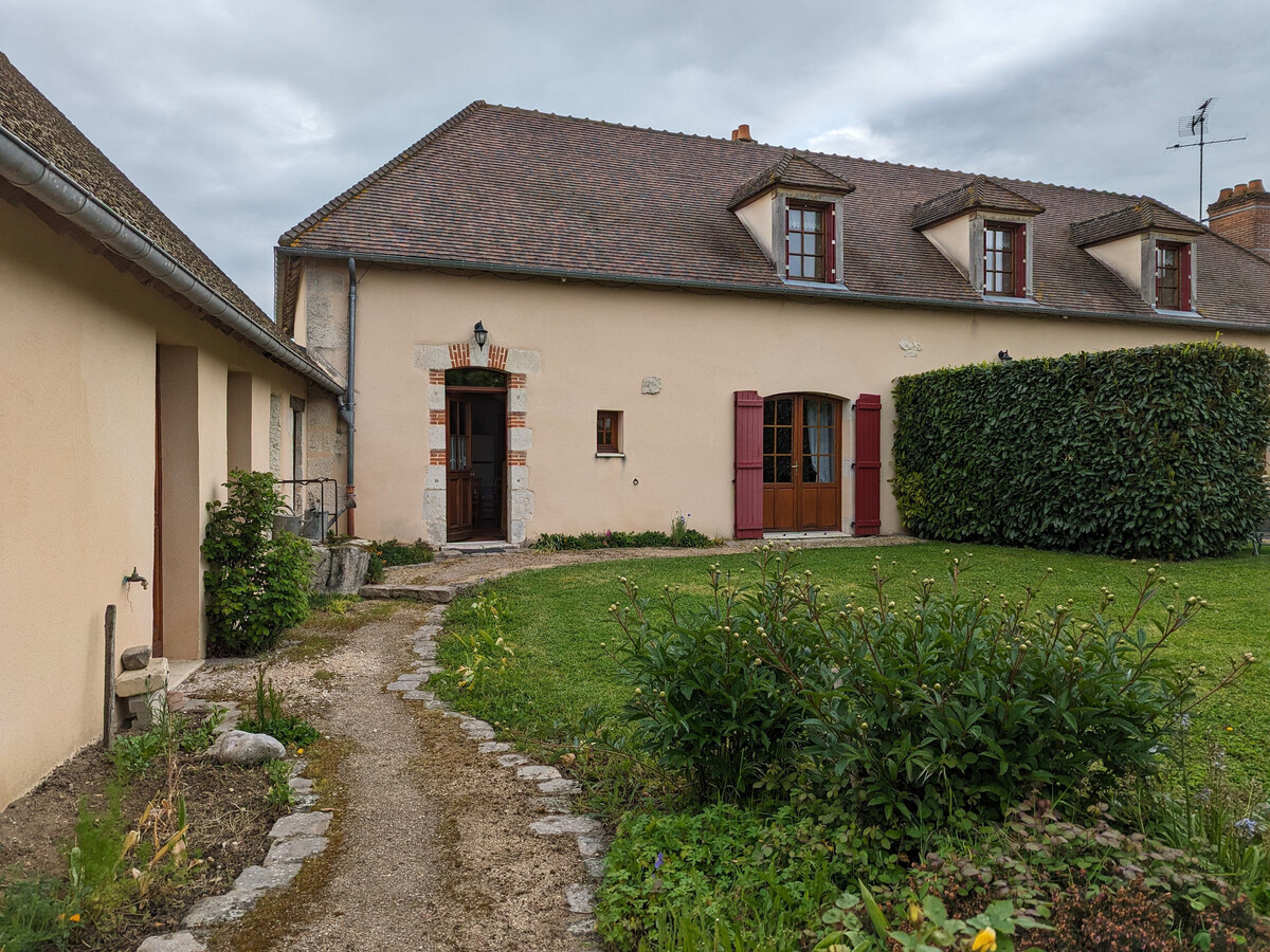 Gîte XVIIe siècle avec terrasse et ping-pong à Lorcy - Photo 17