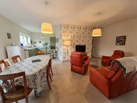 Gîte contemporain 90m² avec piscine chauffée à Mardié : photo 4