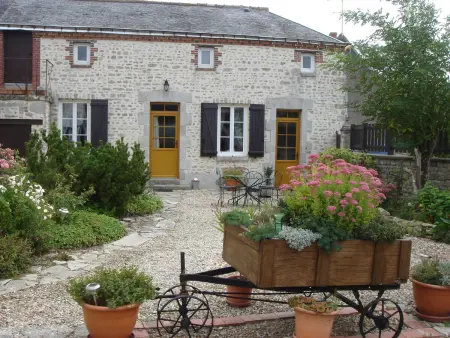 Location gite à Pithiviers le Vieil, Charmant Gîte au Calme près de Pithiviers avec Jardin et Terrasse