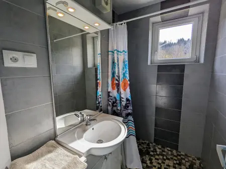Gîte spacieux en ancienne ferme rénovée, idéal pour familles et amis – proche randos et sites touristiques - Photo 10