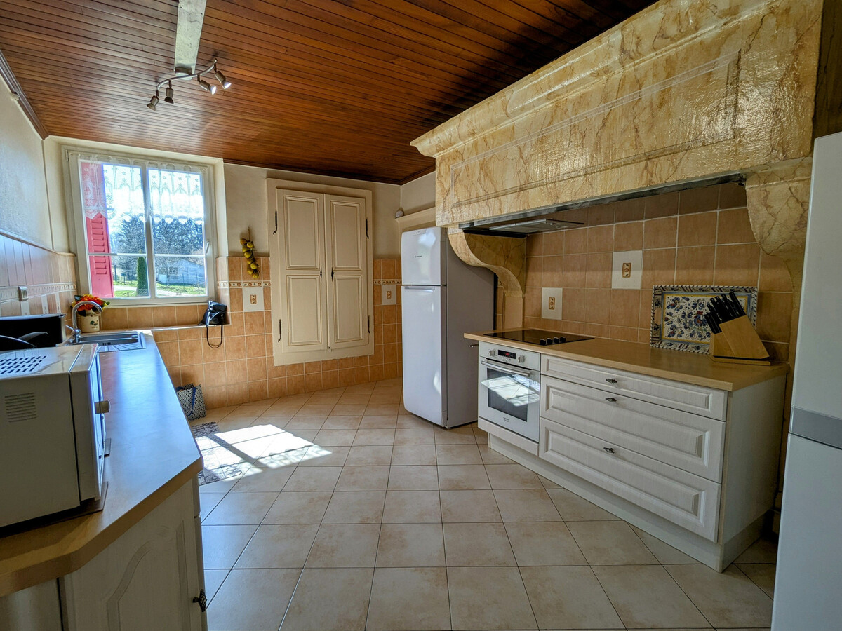 Gîte 5 chambres pour 13 pers, nature et ski à Bellefontaine - Photo 7