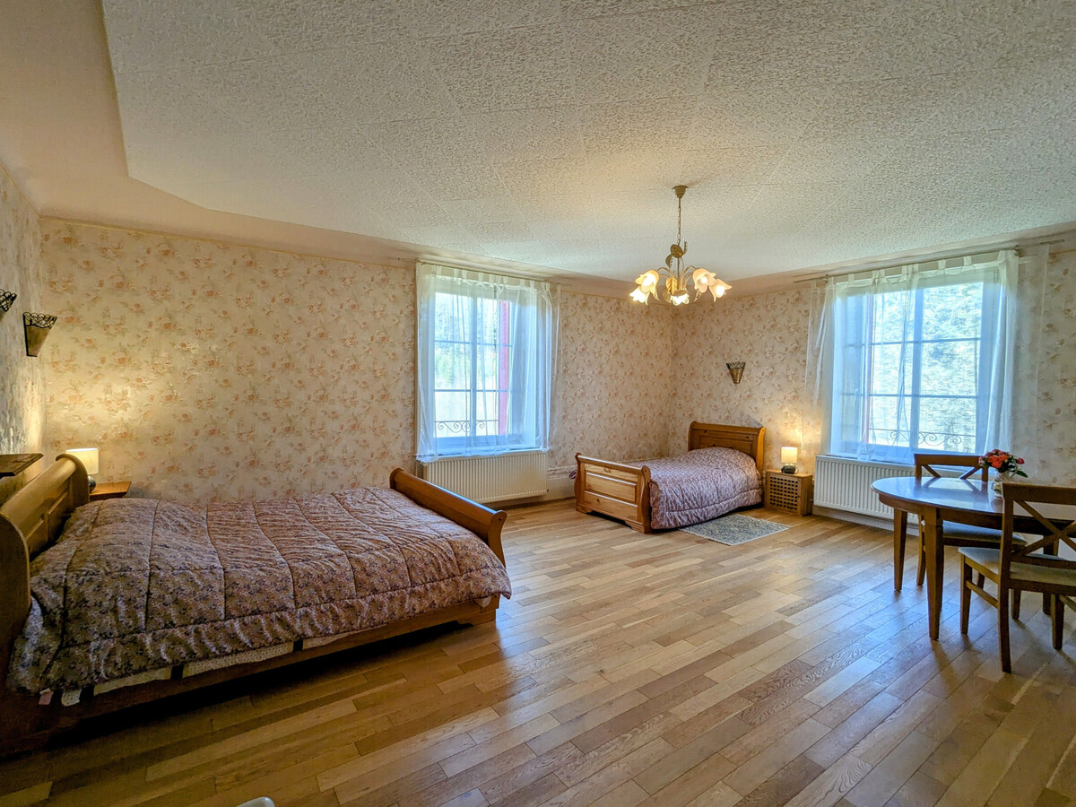 Gîte 5 chambres pour 13 pers, nature et ski à Bellefontaine - Photo 15