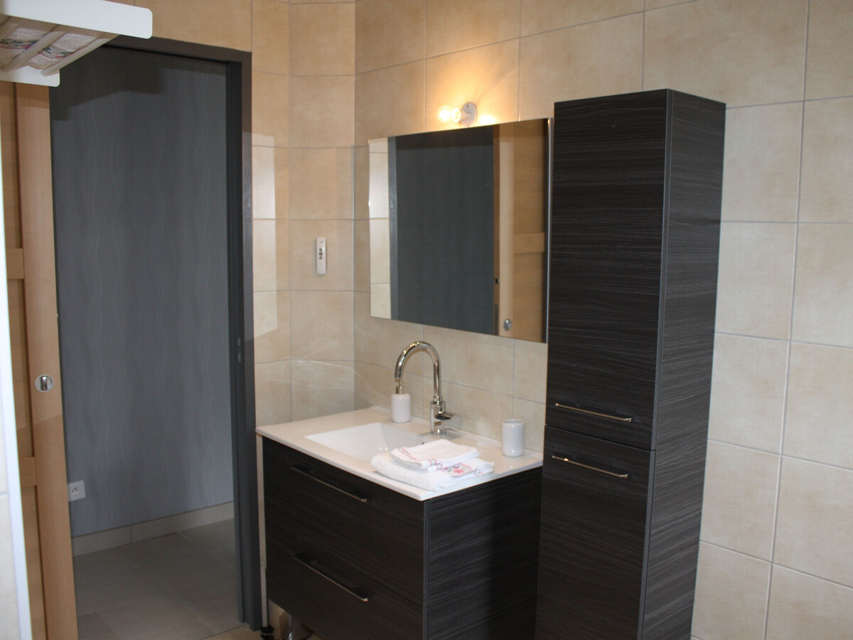 Gîte moderne indépendant à Contrexéville, 500 m des Thermes - Photo 8
