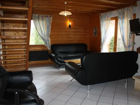 Chalet spacieux à Gérardmer avec terrasse et équipements familiaux - Photo 3