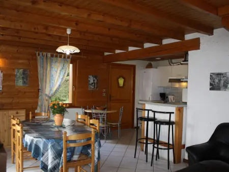 Chalet spacieux à Gérardmer avec terrasse et équipements familiaux - Photo 4