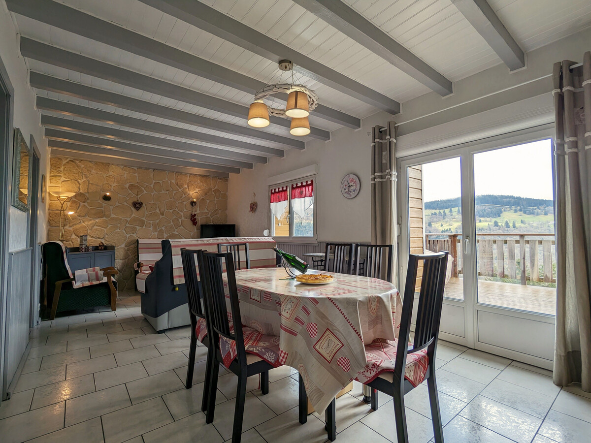 Gîte montagne 6 pers. à 800m avec vue vallée et 4 terrasses - Photo 1