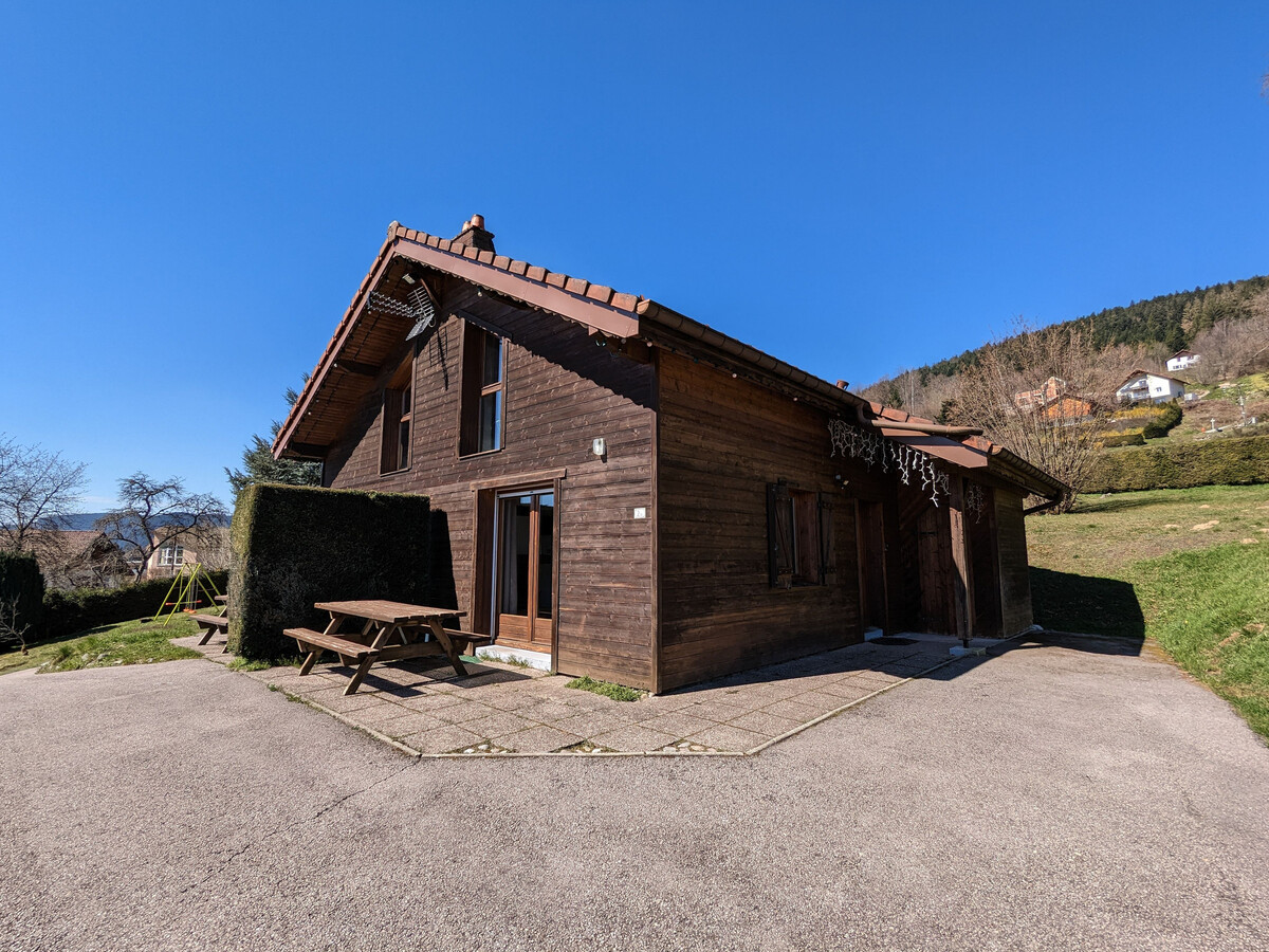 Chalet en bois 4 pers. à Gérardmer, cheminée et terrain - Photo 1
