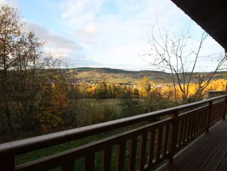 Charmant chalet 3 chambres avec terrasse proche Alsace - Photo 2