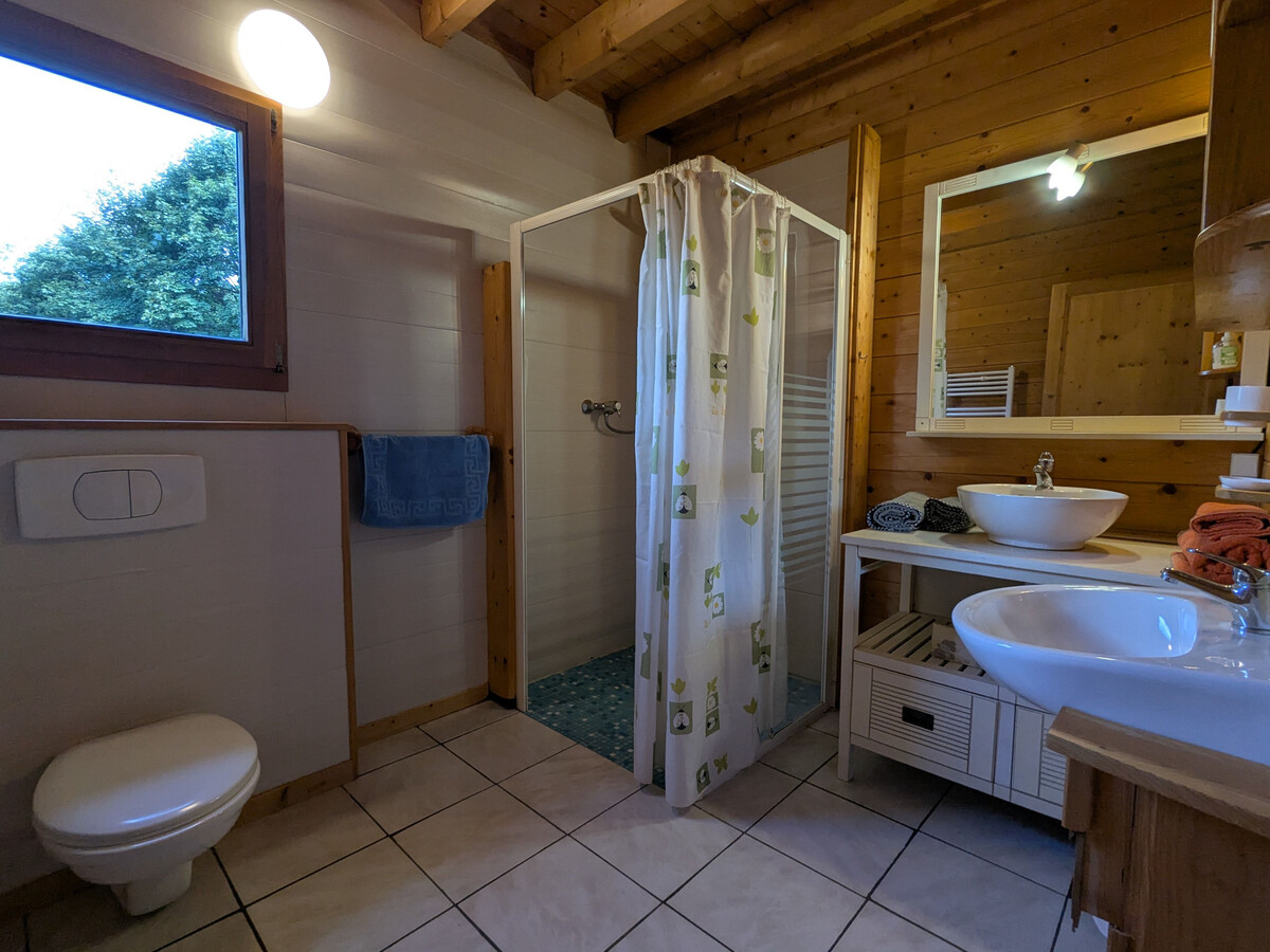 Chalet 90m² au Tholy : terrasse, verger et accès montagne - Photo 10