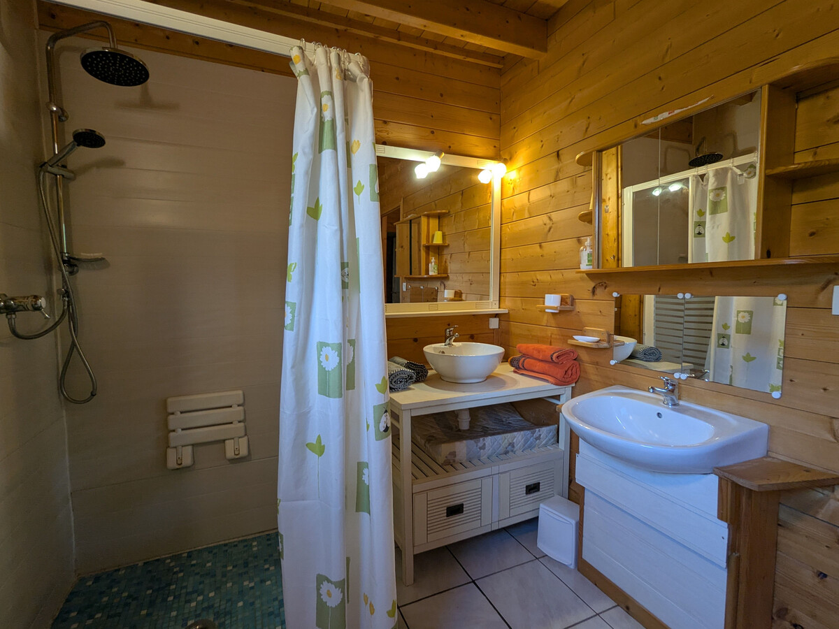 Chalet 90m² au Tholy : terrasse, verger et accès montagne - Photo 11
