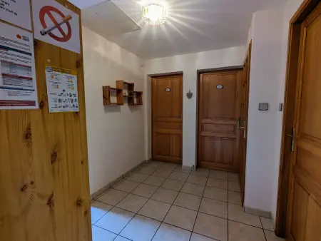 Appartement Confortable avec Accès Facile, Proche Ski et Randonnée - Photo 5