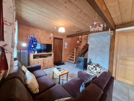 Chalet chaleureux face aux pistes, proche Gérardmer, idéal pour famille, balcon et terrasse - Photo 2