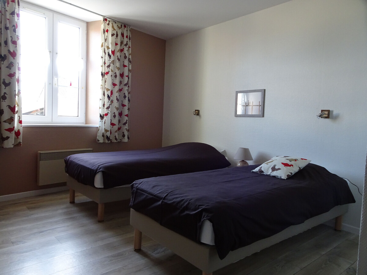 Gîte de ferme rénovée à Senaide, 5 pers., terrasse - Photo 8