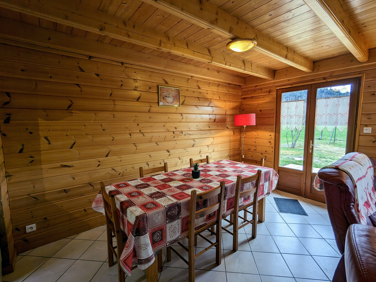 Chalet 6 pers. avec terrasse, forêt & ski à 15 km - Photo 9