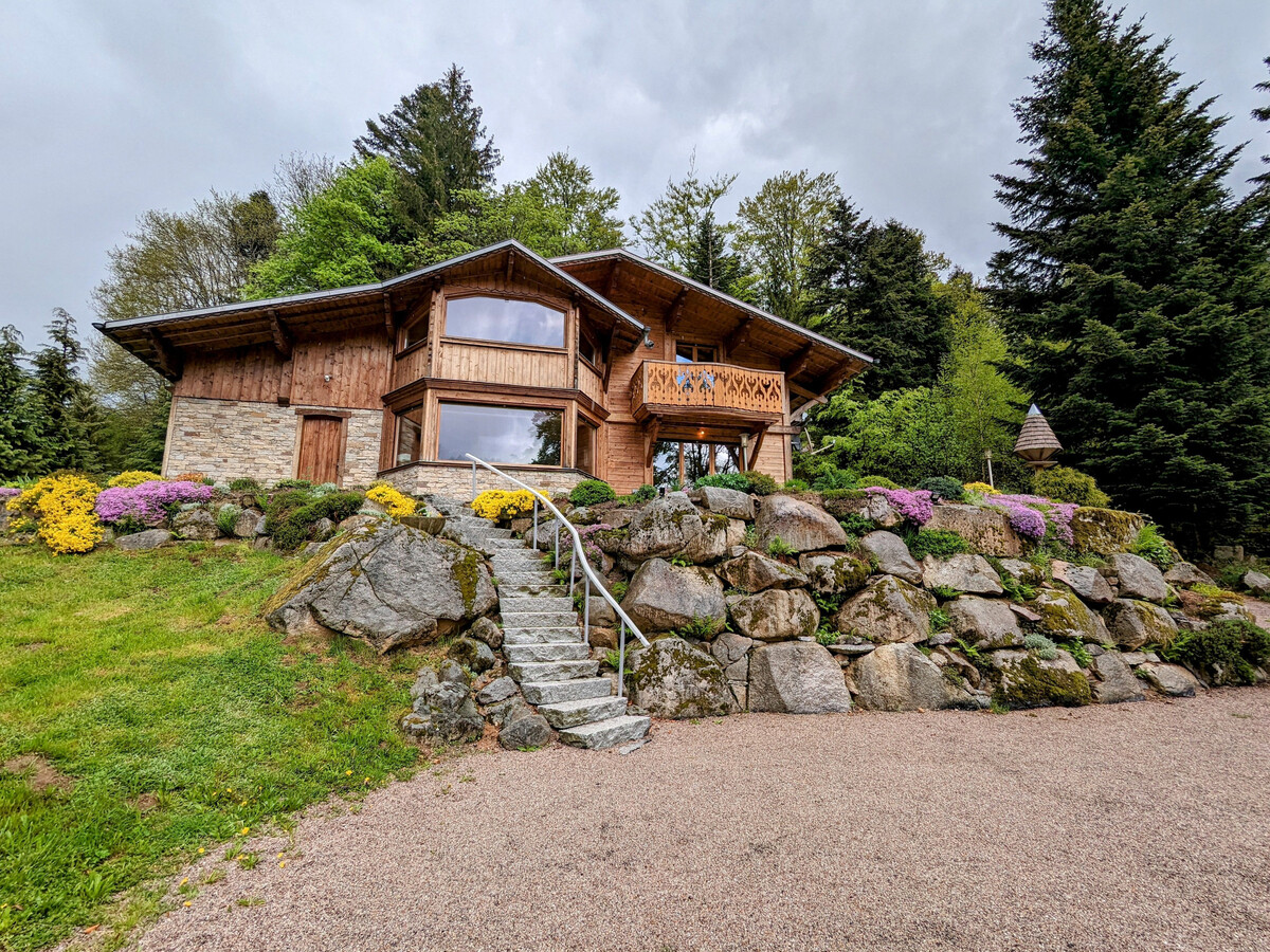 Chalet bois 8 pers., terrasse 100 m² à Liézey - Photo 1