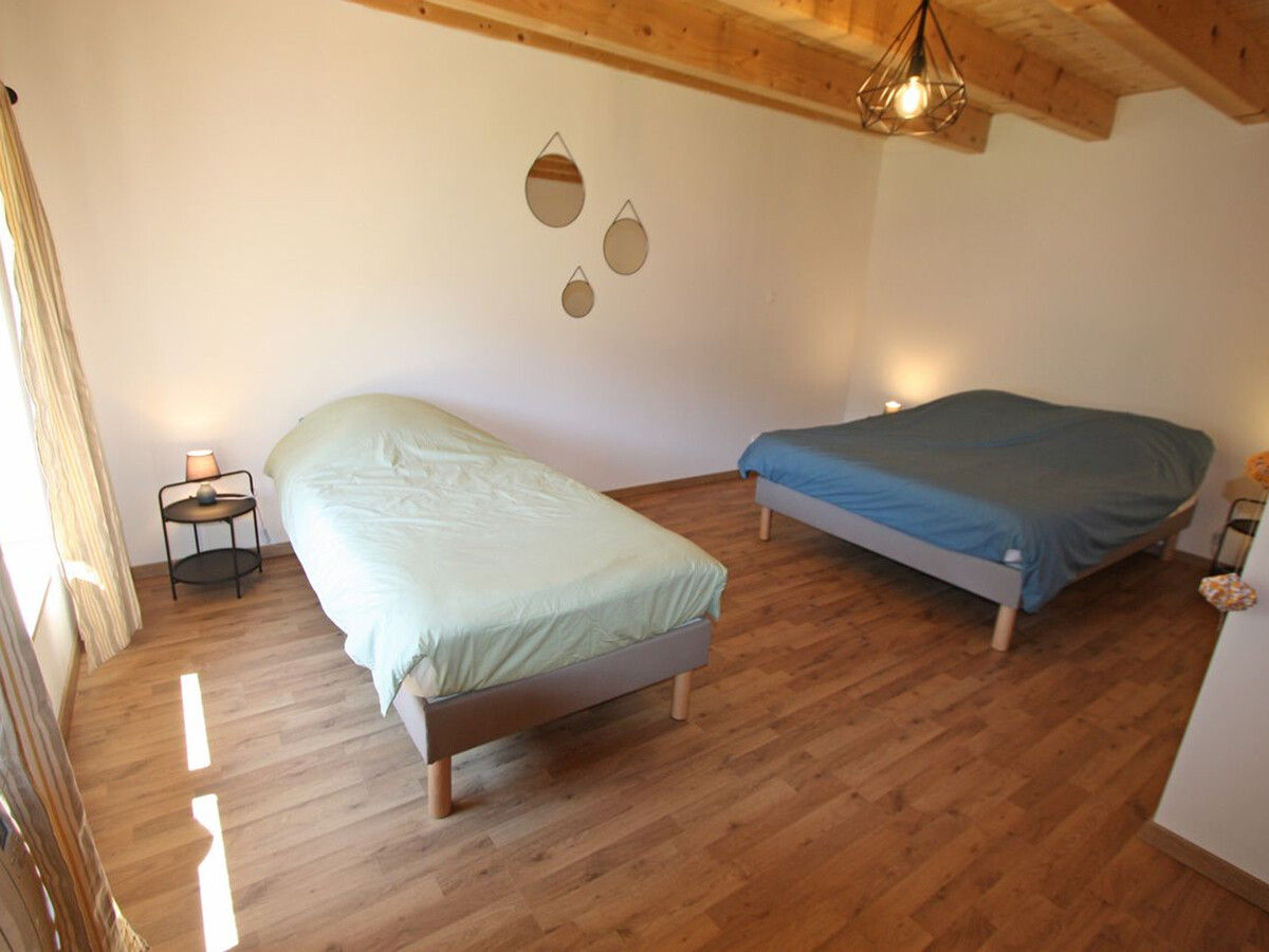 Gîte 10 personnes à Champ-le-Duc, 4 chambres, jardin et barbecue - Photo 14