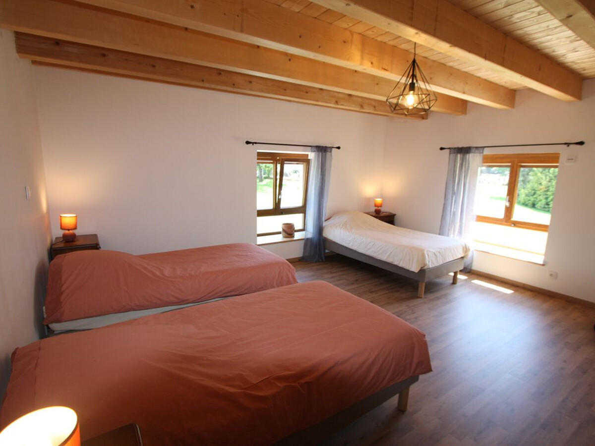 Gîte 10 personnes à Champ-le-Duc, 4 chambres, jardin et barbecue - Photo 15
