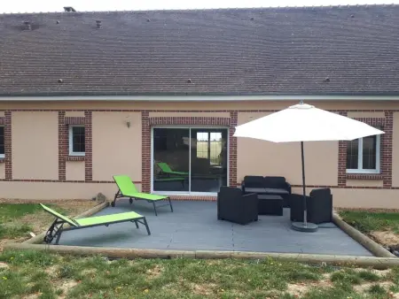 Gîte du Petit Potron : 5 pers, billard et 3000 m² de jeux : photo 5