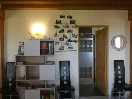 Gîte du Petit Potron : 5 pers, billard et 3000 m² de jeux : photo 8