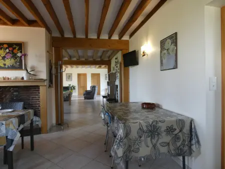 Gîte du Petit Potron : 5 pers, billard et 3000 m² de jeux : photo 9