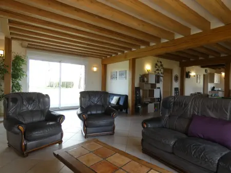 Gîte du Petit Potron : 5 pers, billard et 3000 m² de jeux : photo 10