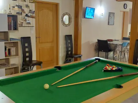 Gîte du Petit Potron : 5 pers, billard et 3000 m² de jeux : photo 16