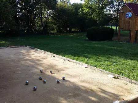 Gîte du Petit Potron : 5 pers, billard et 3000 m² de jeux : photo 26