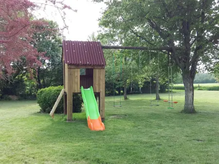 Gîte du Petit Potron : 5 pers, billard et 3000 m² de jeux : photo 31