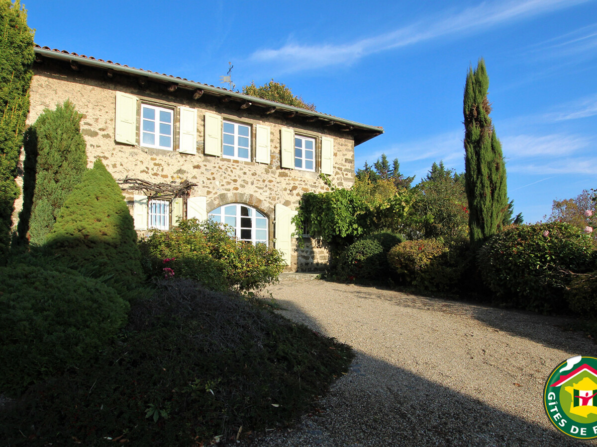 Ferme XVIe siècle avec verger clos et vue sur la forteresse - Photo 1