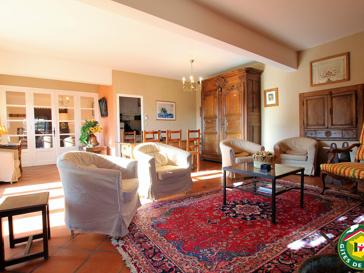 Ferme XVIe siècle avec verger clos et vue sur la forteresse - Photo 5