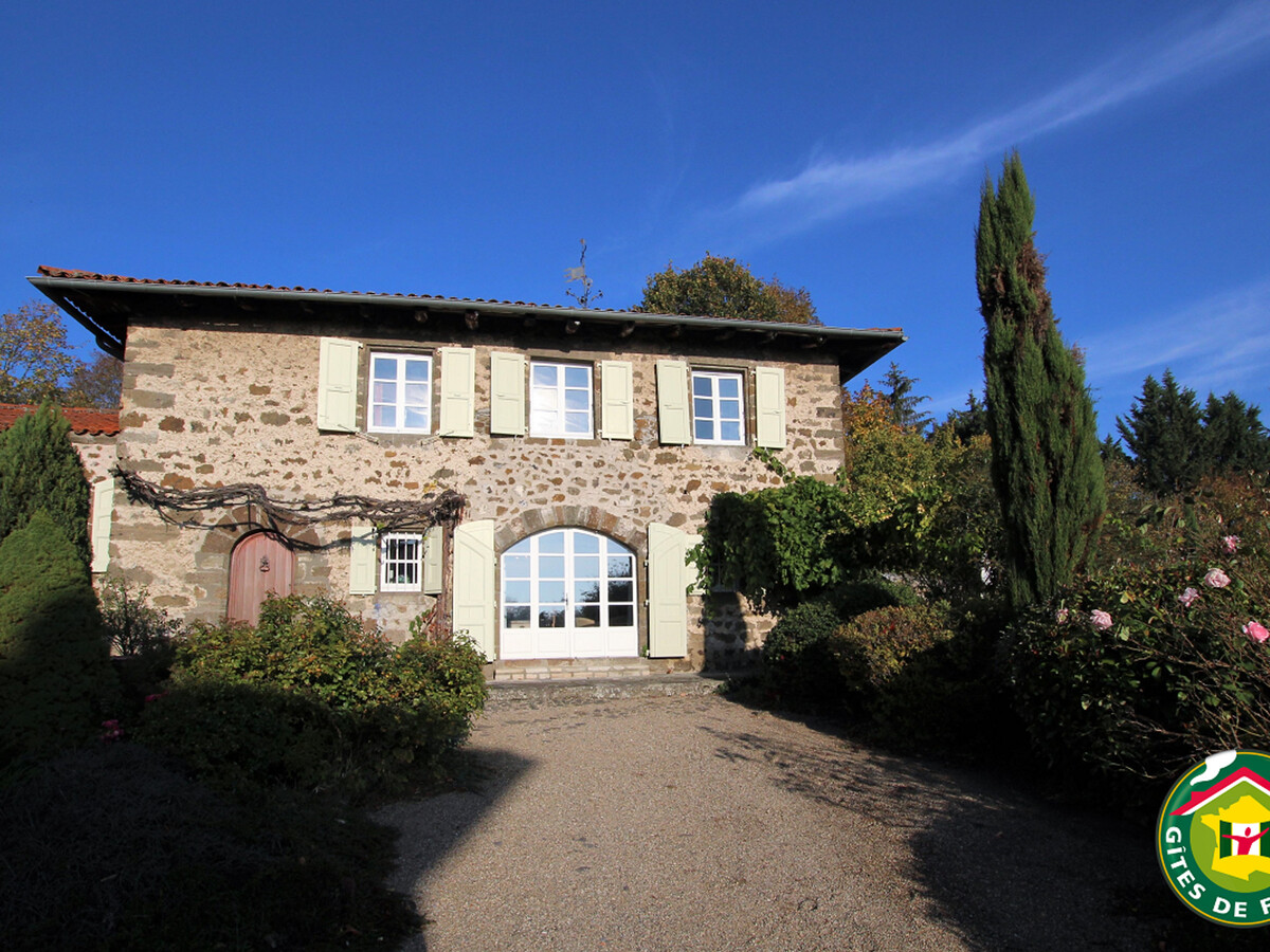 Ferme XVIe siècle avec verger clos et vue sur la forteresse - Photo 18
