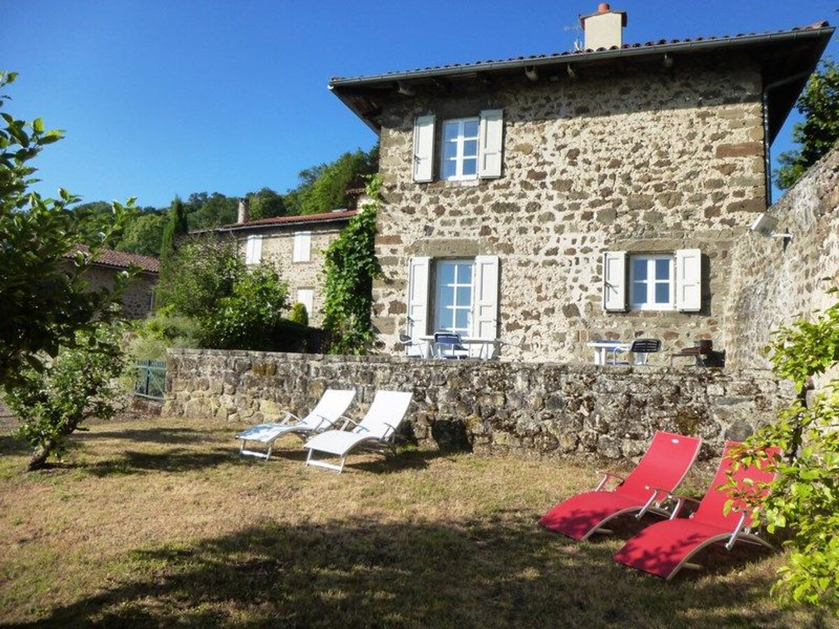 Ferme XVIe siècle avec verger clos et vue sur la forteresse - Photo 20
