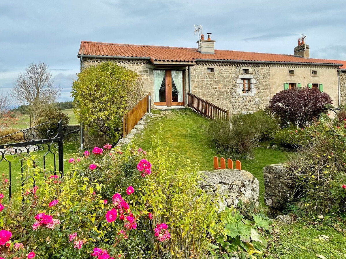 Gîte de caractère 6 pers. à Saugues avec cheminée et équipements bébé - Photo 1