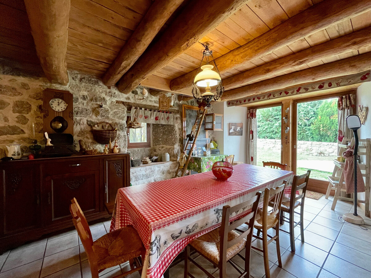 Gîte de caractère 6 pers. à Saugues avec cheminée et équipements bébé - Photo 4
