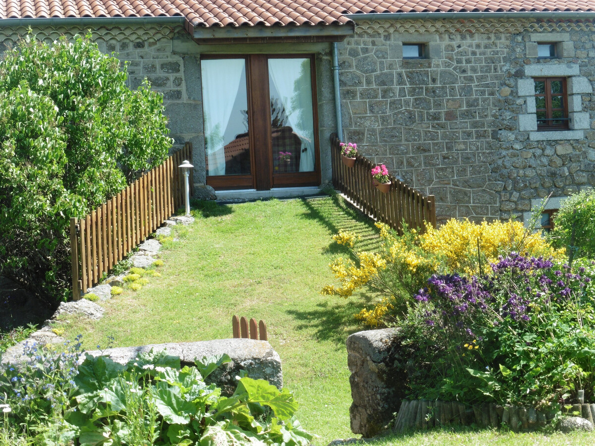 Gîte de caractère 6 pers. à Saugues avec cheminée et équipements bébé - Photo 14