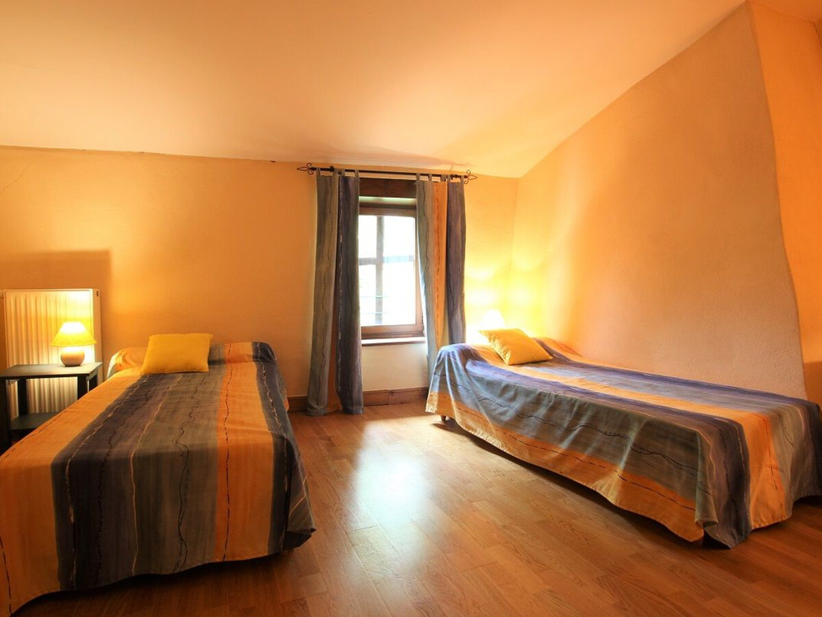 Gîte 10 pers., 5 chambres, grande terrasse à Villeneuve-d'Allier - Photo 12