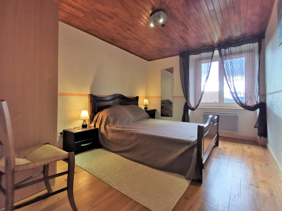 Gîte 8 personnes avec cour privée à Mazerat-Aurouze - Photo 2